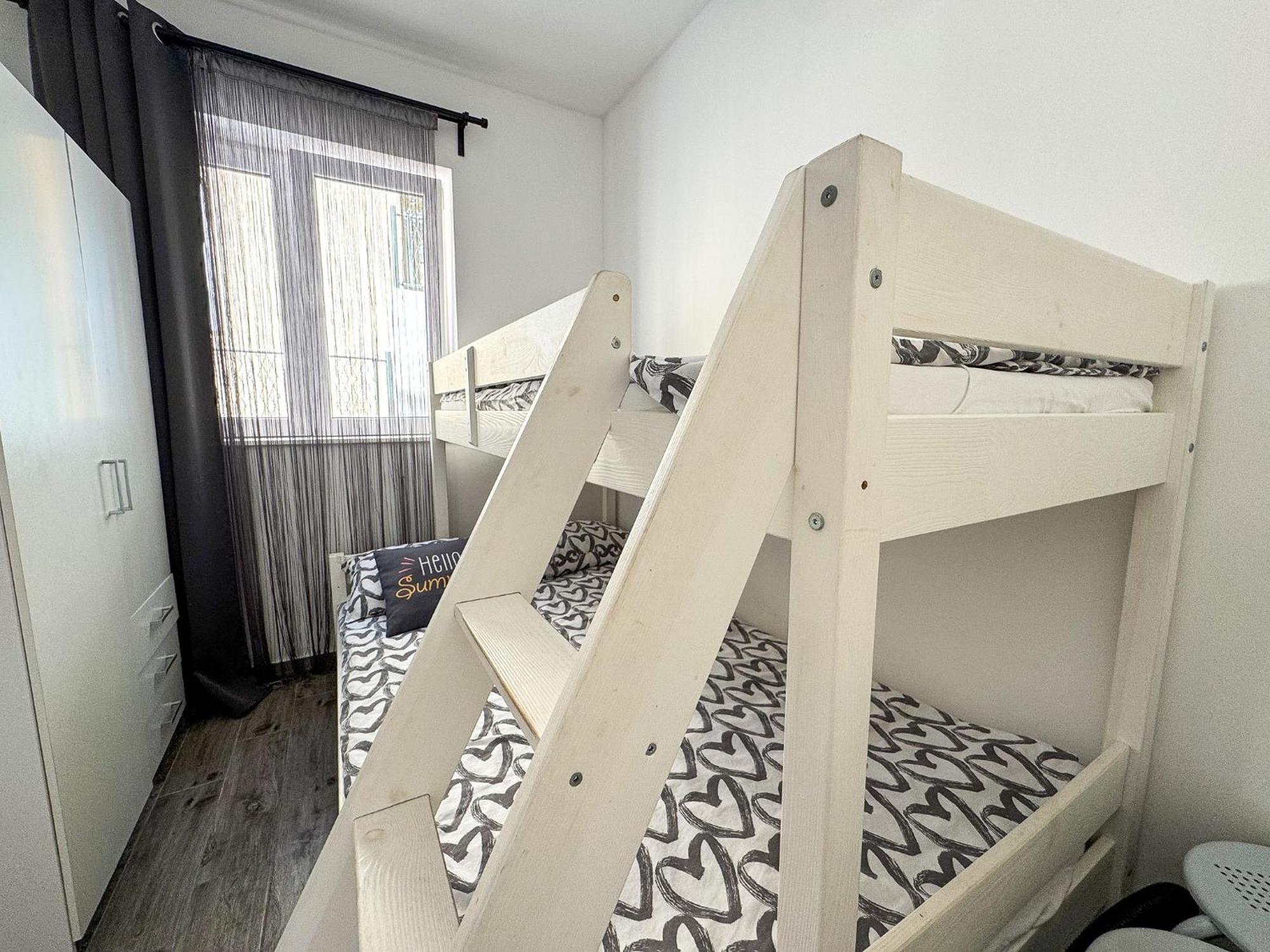 Apartments Pralas Mokosica Bagian luar foto
