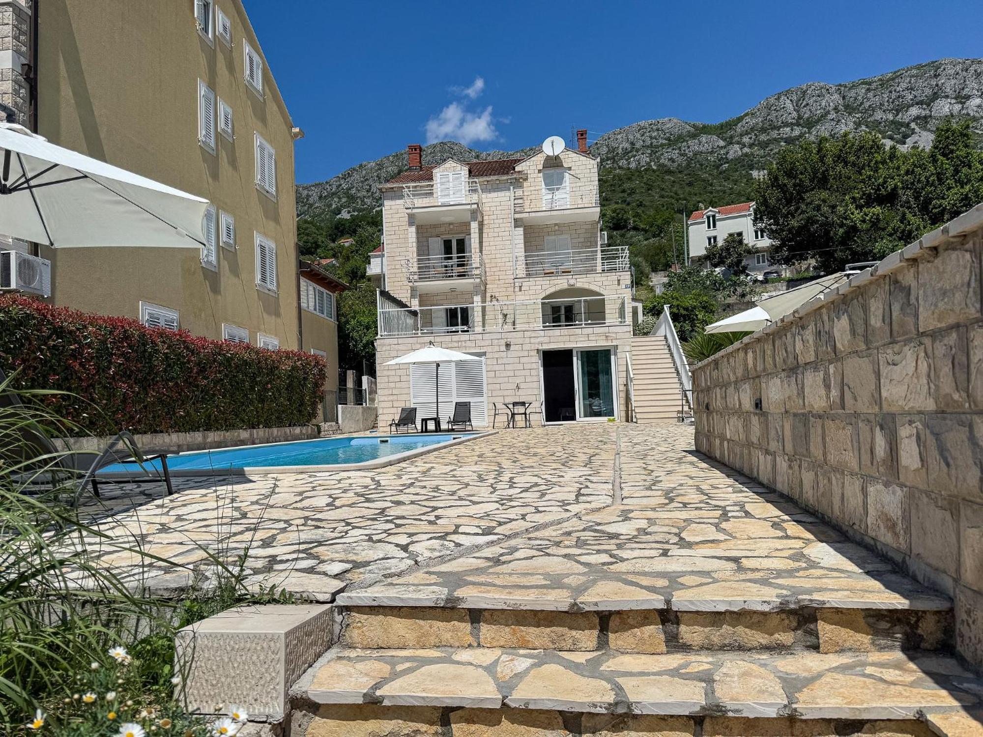 Apartments Pralas Mokosica Bagian luar foto